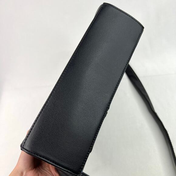 Loungefly Hot Topic Hitchhiking Ghost Crossbody Bag - Picture 10 of 10